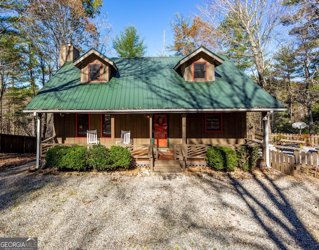 view of front of house featuring a porch