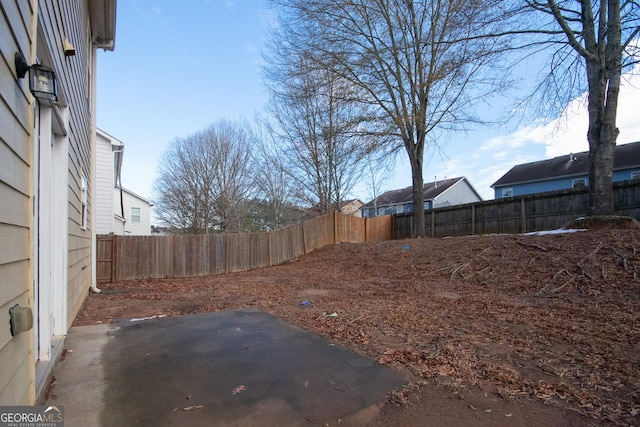 view of yard featuring a patio