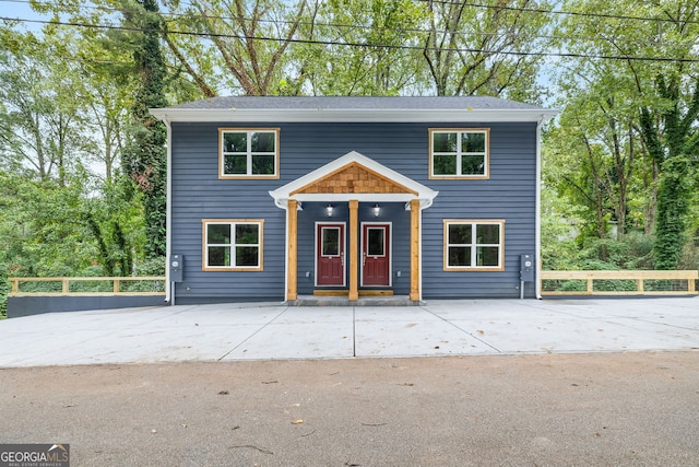 view of front of property