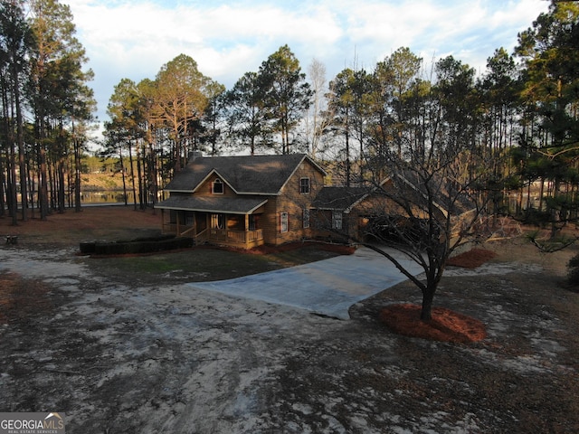 view of front of property with covered porch