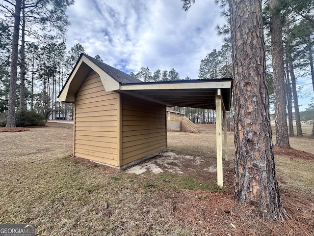 view of outbuilding