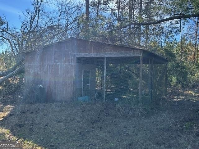 view of outdoor structure