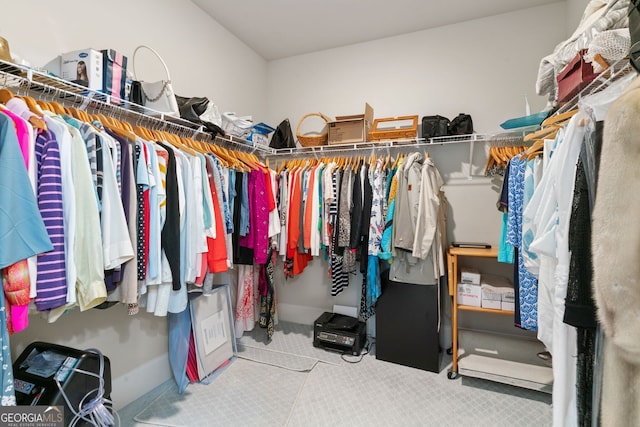 view of spacious closet