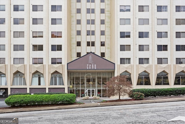 2479 Peachtree Rd Unit 101, Atlanta GA, 30324, 2 bedrooms, 2 baths condo for sale