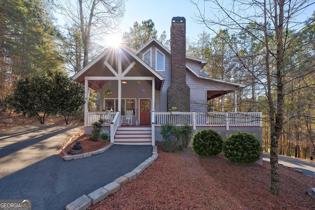 view of front facade with a porch