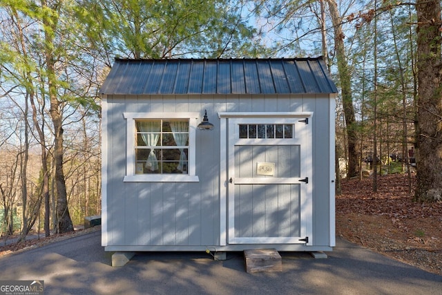 view of outbuilding