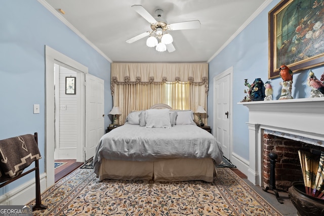 bedroom featuring ceiling fan and crown molding