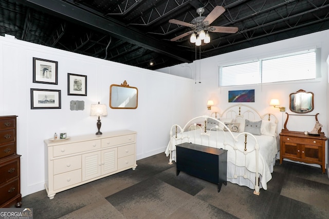 bedroom with ceiling fan