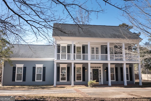 view of front of property with covered porch