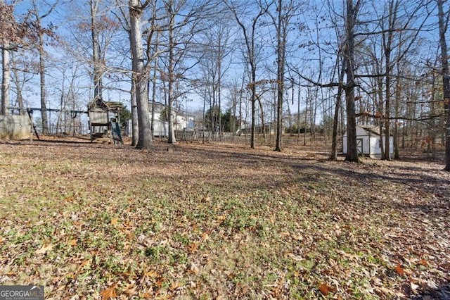 view of yard with a shed