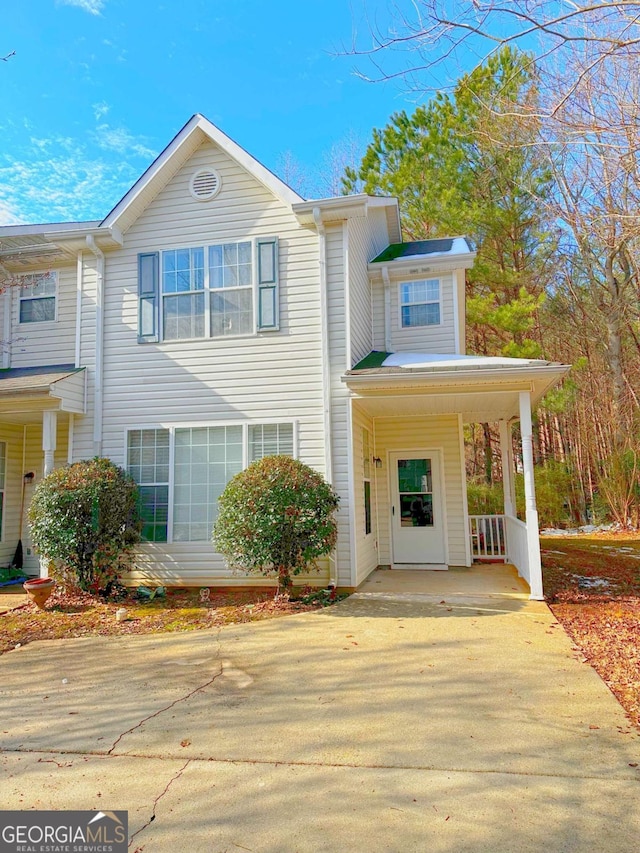 view of front of home with covered porch