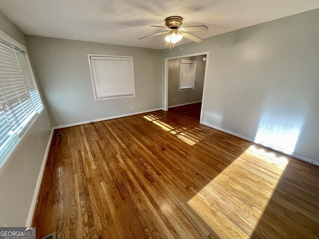 laundry room featuring washer hookup and cabinets