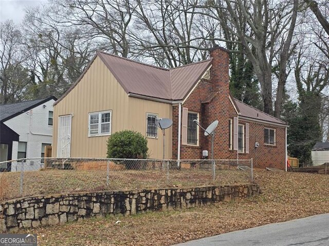 view of home's exterior