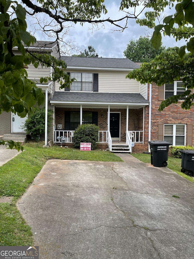 view of front facade with covered porch