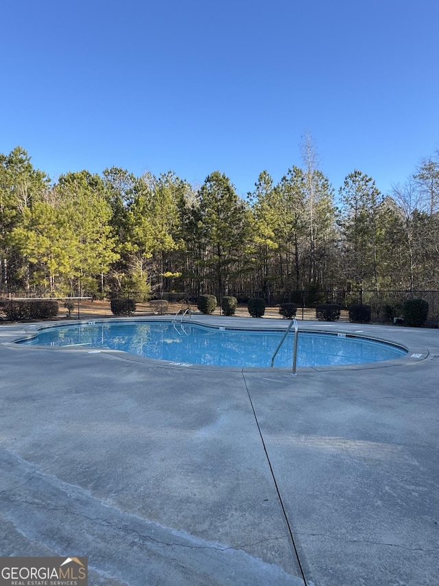 view of swimming pool