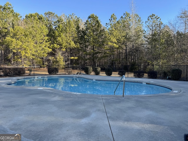 view of swimming pool