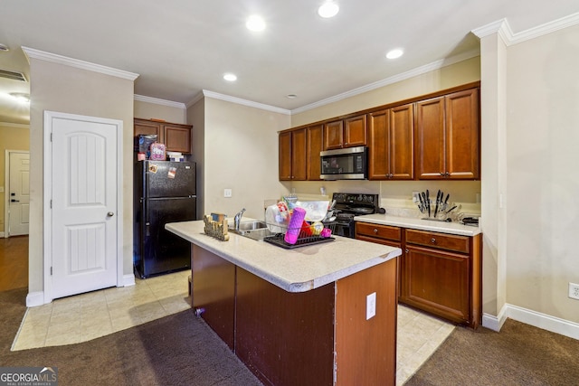 kitchen with sink, an island with sink, black appliances, crown molding, and light colored carpet