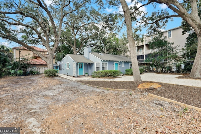 view of front of property