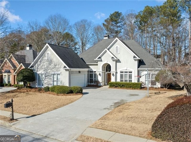 view of front property featuring a garage