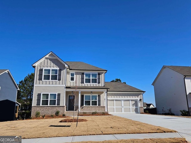 view of front facade with a garage