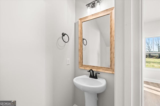 bathroom featuring sink