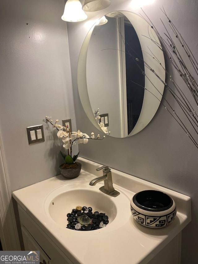 bathroom with vanity