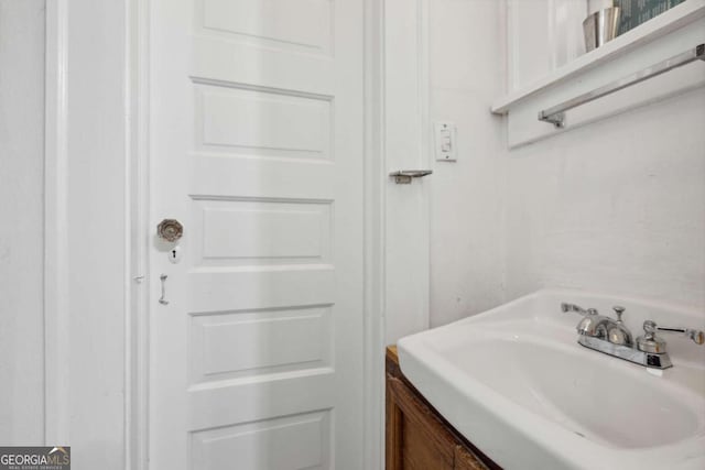 bathroom featuring sink