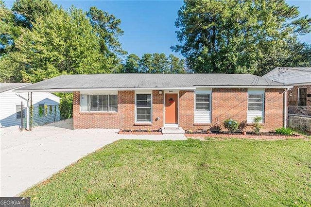 ranch-style house with a front yard