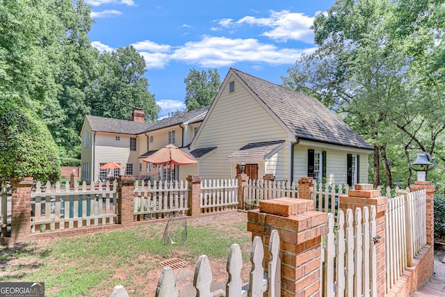 view of front of property