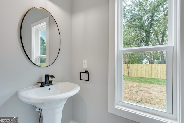 bathroom featuring sink