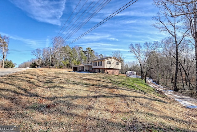 view of front of house with a front yard