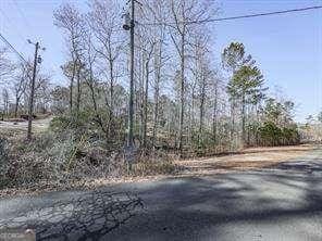 Listing photo 2 for 404 Arliss Dr # 2, Canton GA 30115