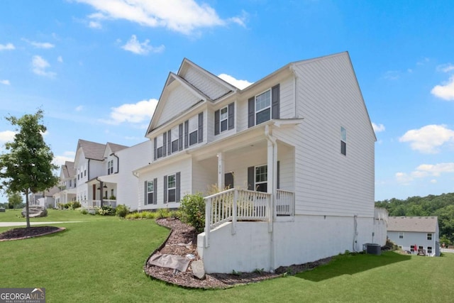 view of front of home featuring a front lawn