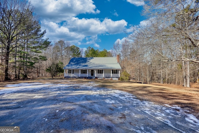 view of front of property featuring covered porch