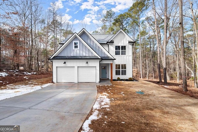 view of front of home featuring a garage