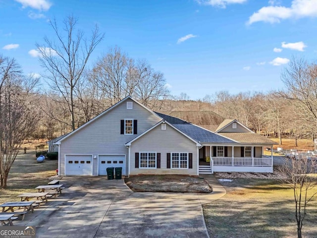 view of front of property featuring covered porch