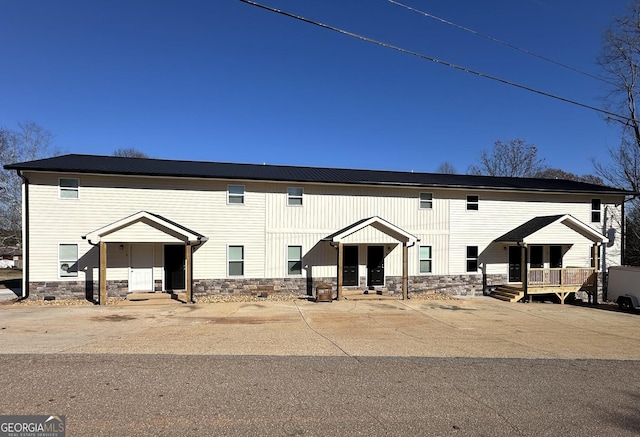 view of front of property