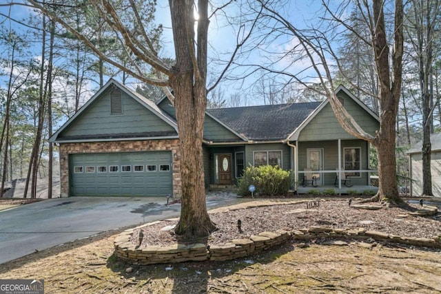 view of front facade featuring a garage