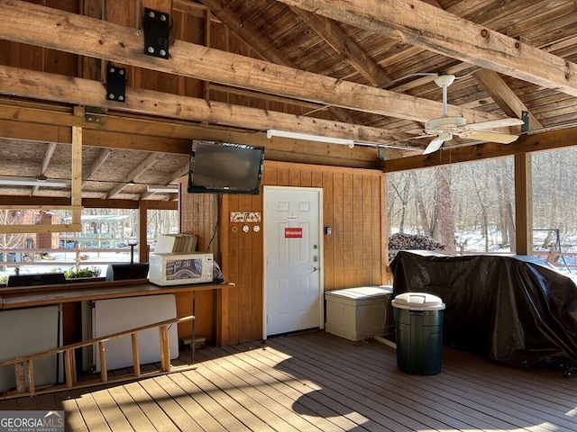 deck with ceiling fan