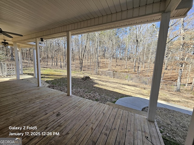 deck with ceiling fan