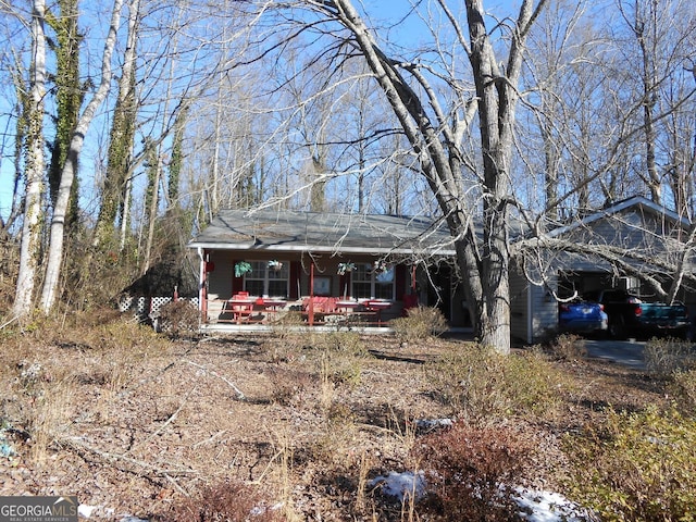 view of front of house featuring covered porch