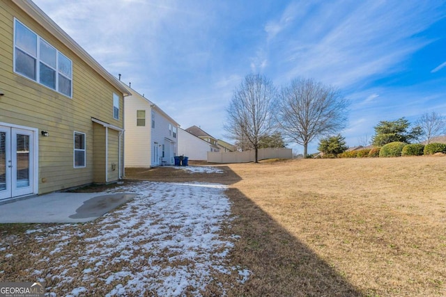 view of yard featuring a patio