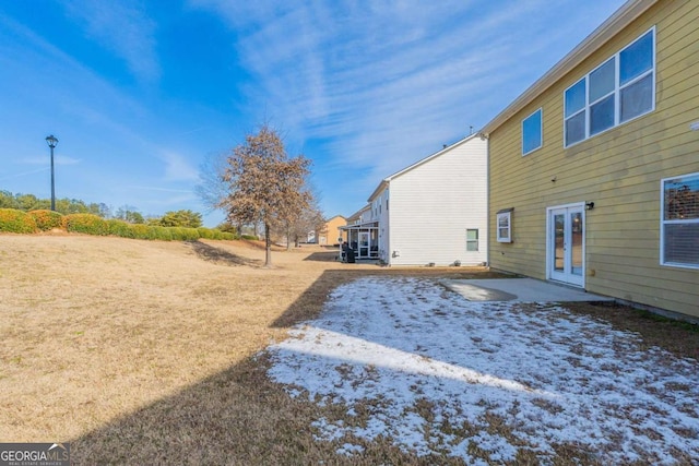 view of yard with a patio area