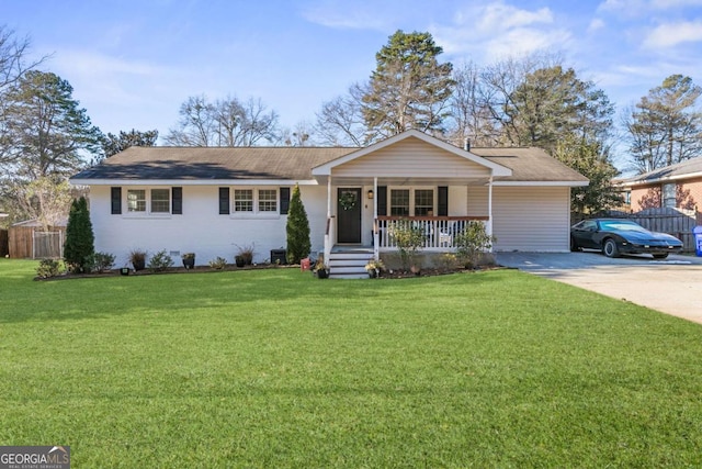 ranch-style home with a front lawn and a porch