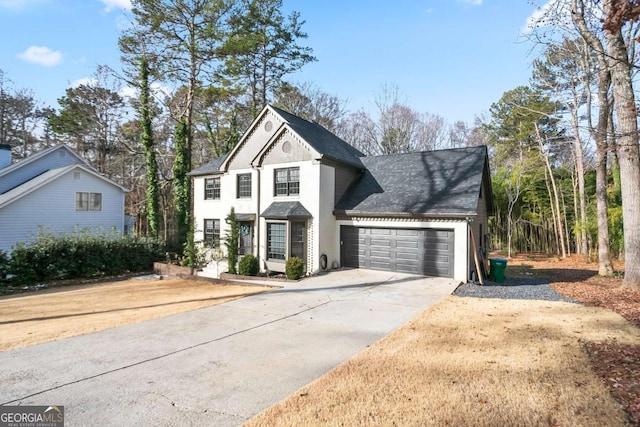 view of front property featuring a garage