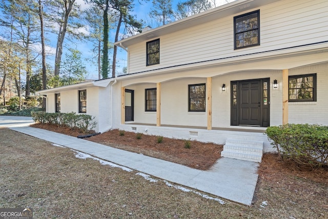 view of front facade featuring a porch