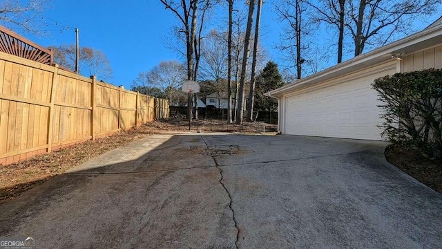 view of yard with a garage