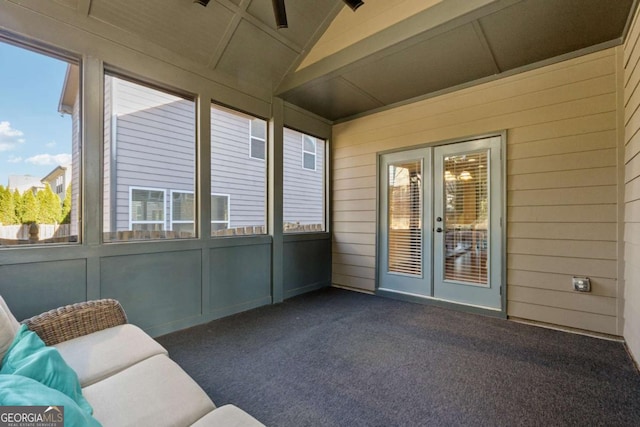 sunroom with lofted ceiling