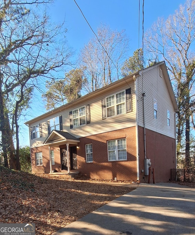 view of front of home featuring a porch