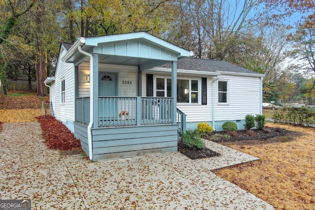 bungalow-style house with covered porch